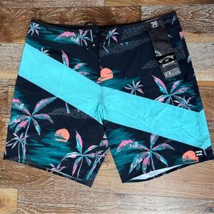 Billabong T-Street Airlite Recycler Men’s Board Shorts. New with Tags / Size 36